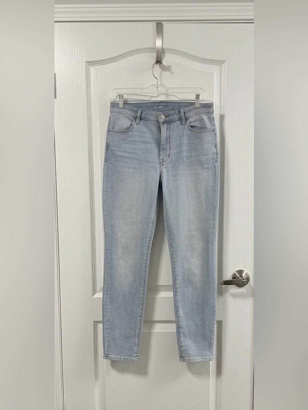 Old Navy "Wow" Straight Jeans – Size 8
